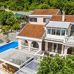 Vilă Iris - Opatija By Guide Breza