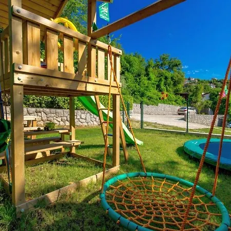 Iris - Opatija By Guide Willa Breza