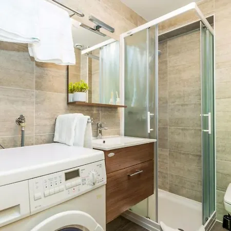 Iris - Opatija By Guide