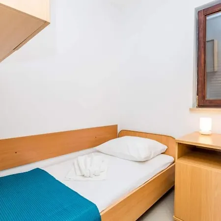 Iris - Opatija By Guide Willa