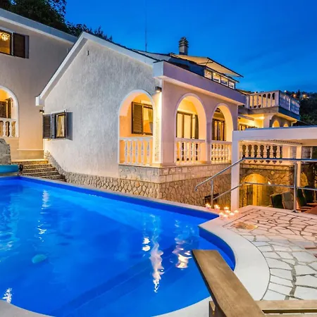 Iris - Opatija By Guide Villa Breza