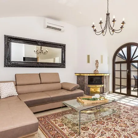 Villa Iris - Opatija By Guide