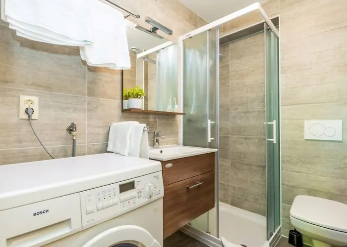 Iris - Opatija By Guide