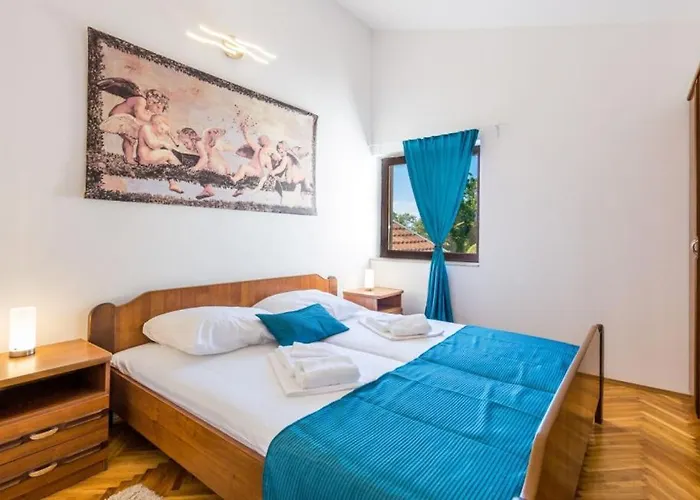 Iris - Opatija By Guide *