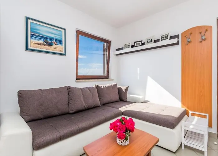 Iris - Opatija By Guide *