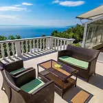 Iris - Opatija By Guide Villa *
