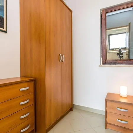 Iris - Opatija By Guide