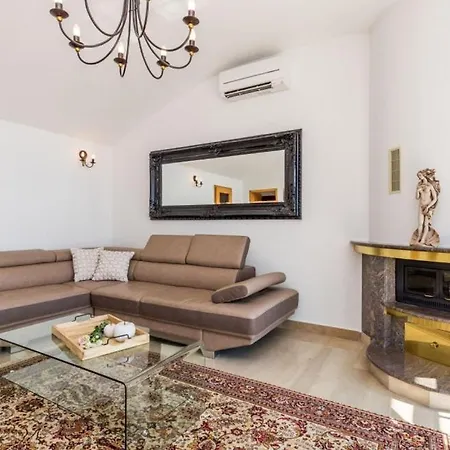 Villa Iris - Opatija By Guide *